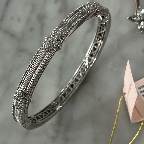 Judith Ripka Diamond Cuff and Diamond Hoops. Set. - Picture 5 of 16
